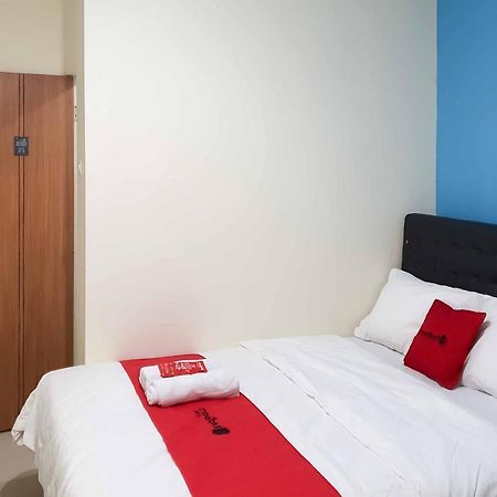 Reddoorz At Mayjen Sungkono Surabaya Ngoại thất bức ảnh