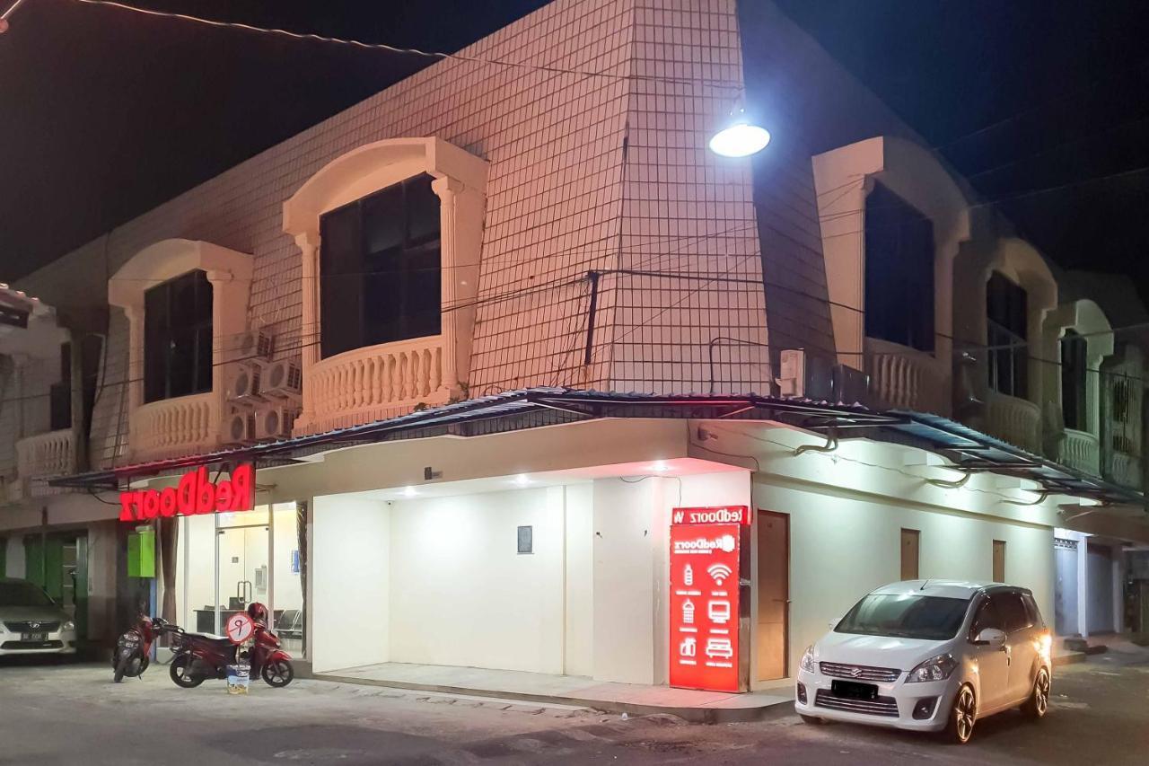 Reddoorz At Mayjen Sungkono Surabaya Ngoại thất bức ảnh
