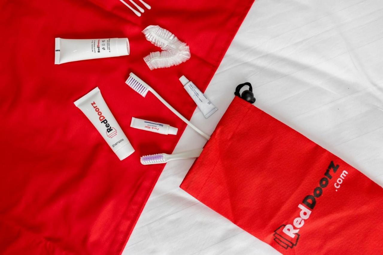 Reddoorz At Mayjen Sungkono Surabaya Ngoại thất bức ảnh
